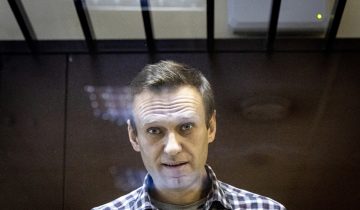 Les autorités carcérales russes vont transférer Navalny à l'hôpital