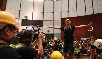 Manifestants évacués à Hong Kong